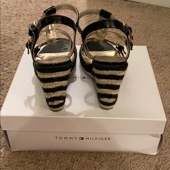 Sandals - Picture 3 of 4